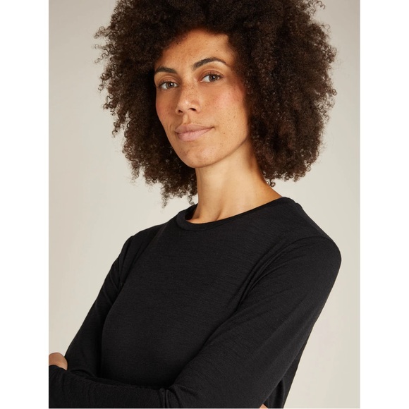 ICEBREAKER • Merino 150 Tech Lite Long Sleeve T-Shirt in Black - Picture 3 of 13